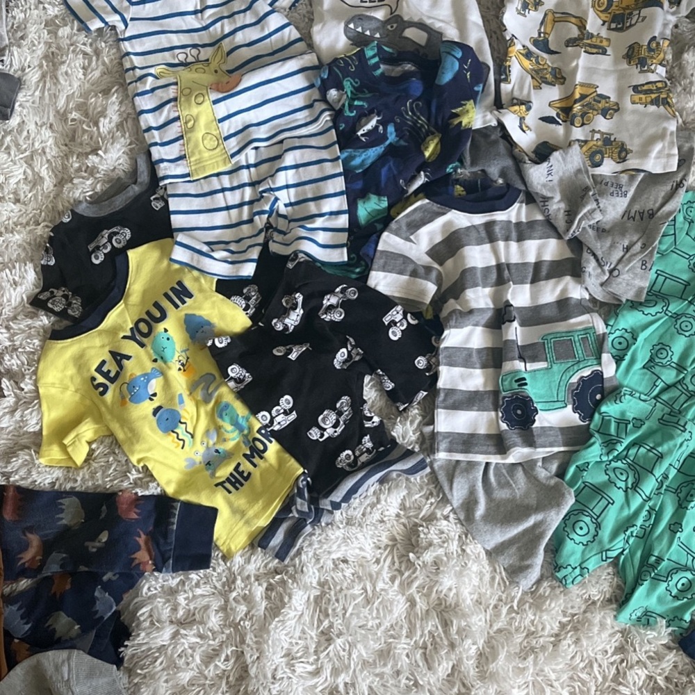 3T short and T-shirt pajamas